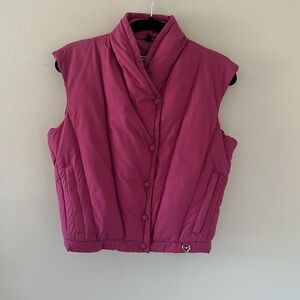 Obermeyer Women's Pink Snap Front Down Filled Vest Size 10 Ski Winter Vacation